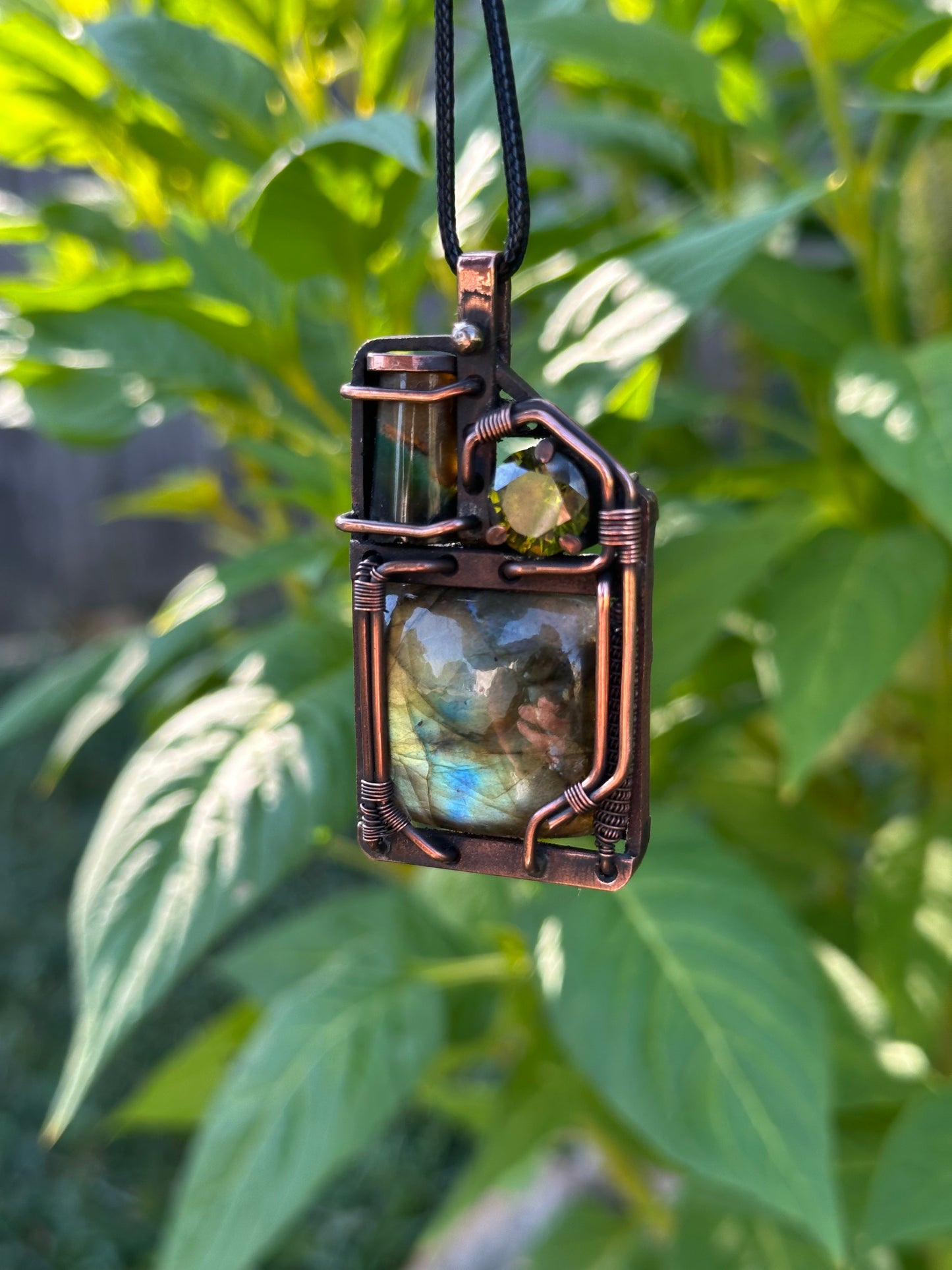 Transcendental Lights ✨☀️✨ Opalized Wood, Green American Diamond & Labradorite