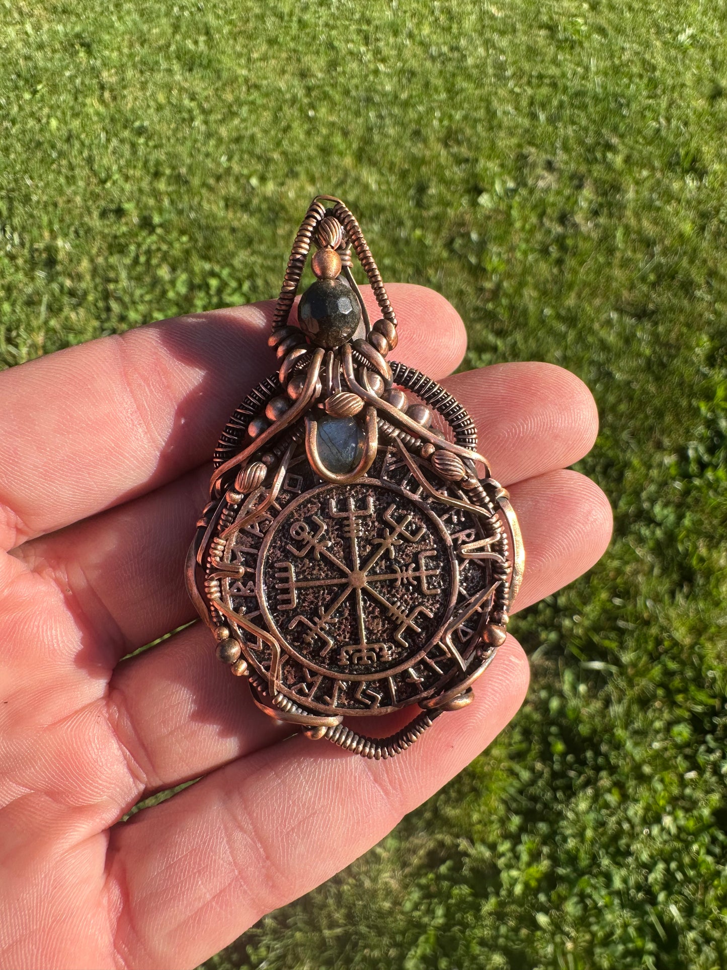 Vegvísir Runic Shield 🛡️ Viking Wayfinder & Protection Pendant