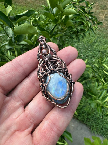 Piercing The Veil ✨ Labradorite & Moonstone & Yooperlite 🪬
