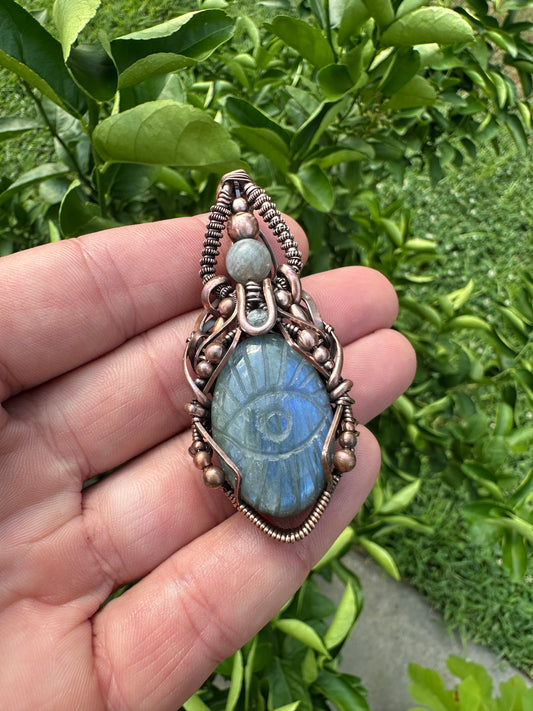 Piercing The Veil ✨ Labradorite & Moonstone & Yooperlite 🪬
