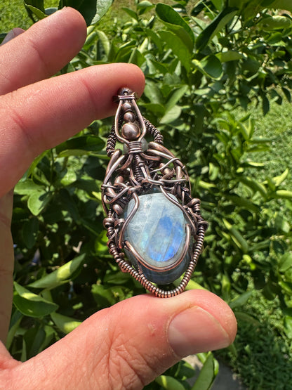 Piercing The Veil ✨ Labradorite & Moonstone & Yooperlite 🪬