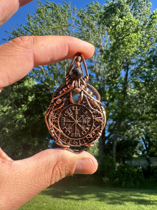 Vegvísir Runic Shield 🛡️ Viking Wayfinder & Protection Pendant